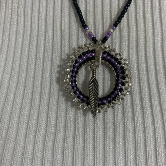 💋4/20 Unisex Purple and silver seed bead necklace with silver feather - Picture 2 of 5